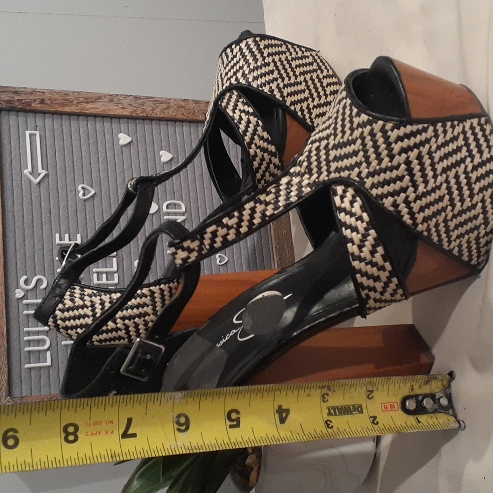 JESSICA SIMPSON HEELS - Picture 4 of 8